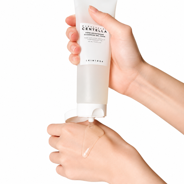 Очищувальна пінка для вмивання SKIN1004 Centella Tone Brightening Cleansing 125 мл Tone Brightening Cleansing фото