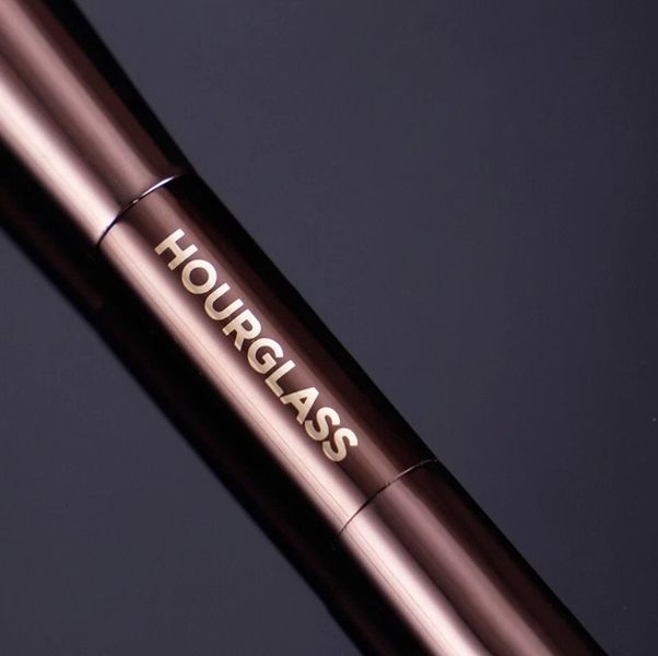 Двусторонняя кисть для макияжа Hourglass Ambient Lighting Edit Brush Ambient Lighting Edit Brush фото