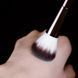 Двусторонняя кисть для макияжа Hourglass Ambient Lighting Edit Brush Ambient Lighting Edit Brush фото 5