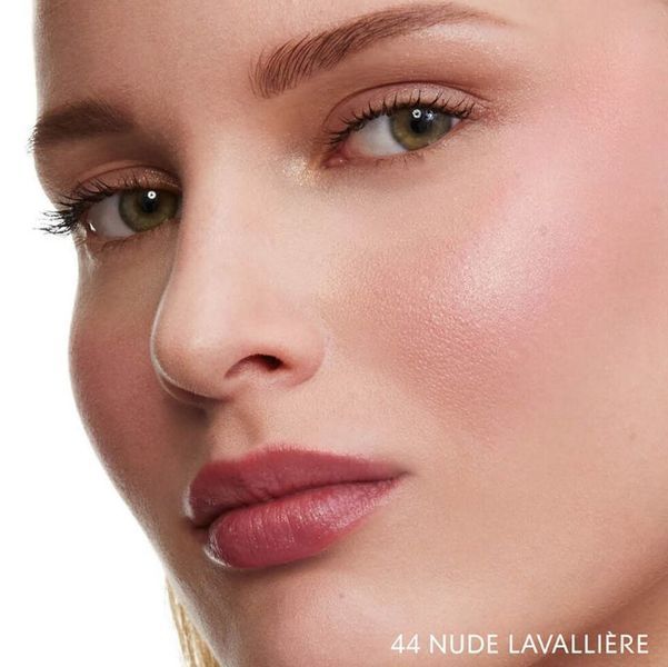 Рум'яна для обличчя Yves Saint Laurent Make Me Blush Powder Blush 44 Nude Lavalli&egrave;re, 6 г 44 Nude Lavalli&egrave;re фото